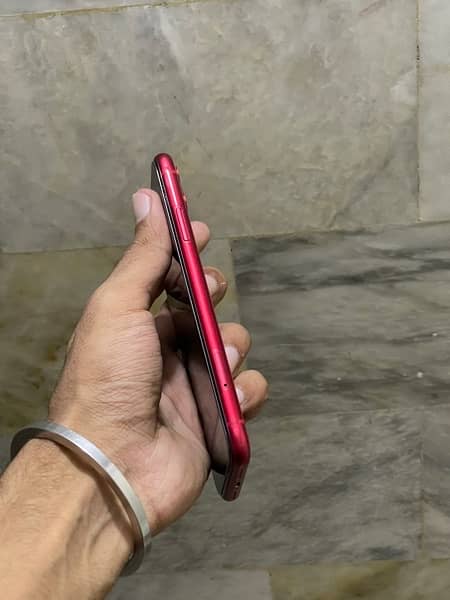 iphone 11 (Jv) Red 3