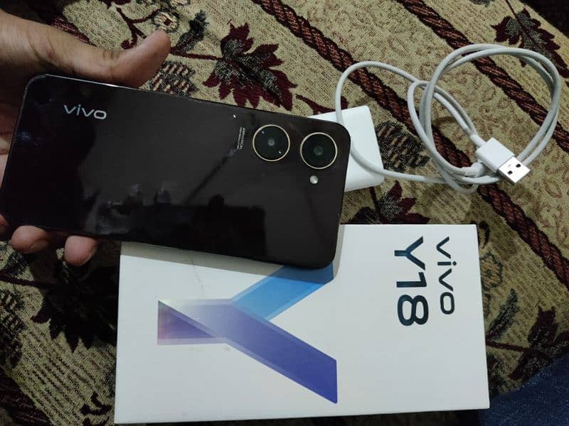 vivo Y18 good condition 11 month warranty available 2