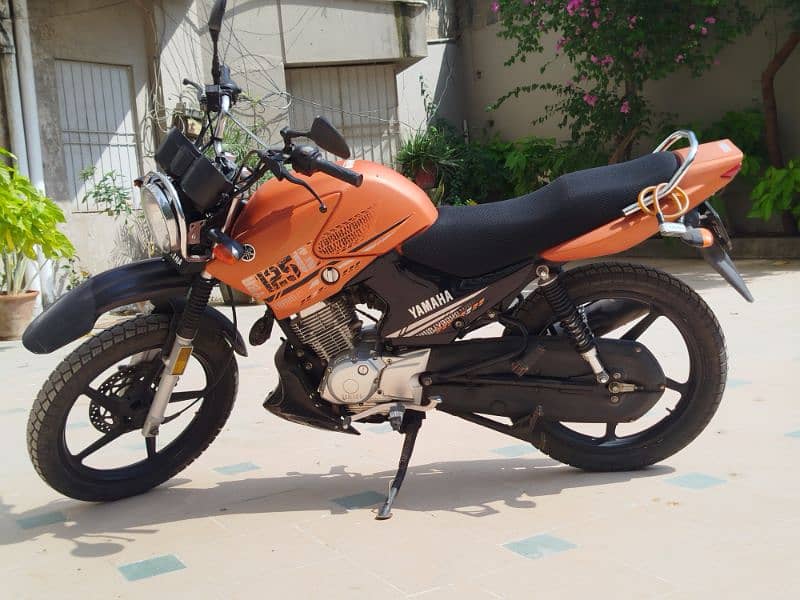 ybr YAMAHA 125G 1