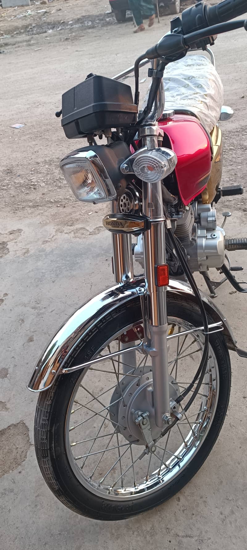 honda125spacial addition7 month 31 date Ki garii hy condition 10 by 10 4