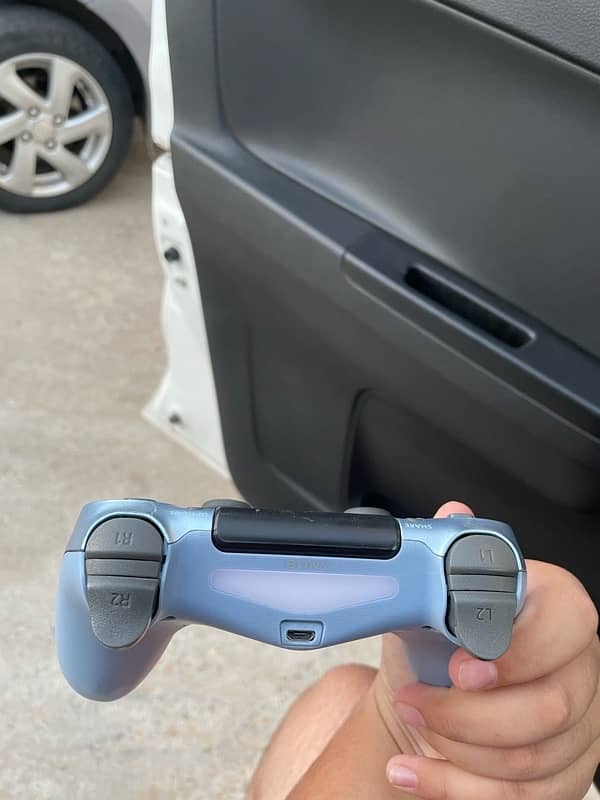 PS4 controller original blue 0