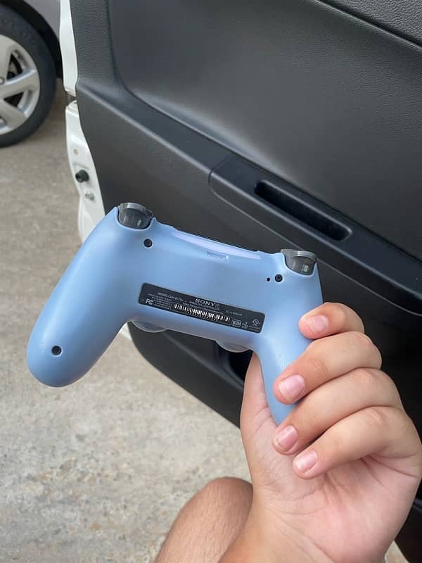 PS4 controller original blue 1