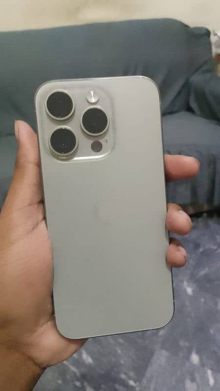 iphone 15 pro natural titanium non pta 7