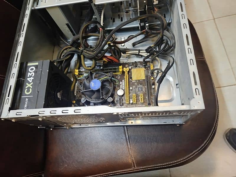 PC I5 4th Generation 8 GB ram SSD Exchange PC okay running conditions 1