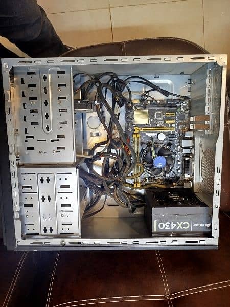 PC I5 4th Generation 8 GB ram SSD Exchange PC okay running conditions 2