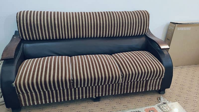 2 Sofa Sets 5 Seaters in Good Condition 1