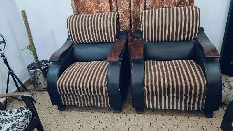 2 Sofa Sets 5 Seaters in Good Condition 2