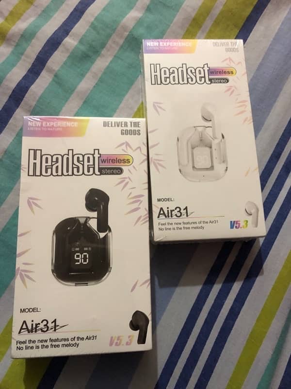 Air 31 Headset brand new ha box pack with silicon pouch 7