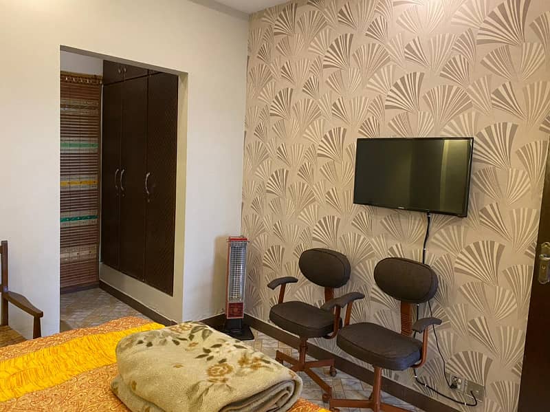 1 BED FURNISHED 625 sqft AA Block Bahria Town Lahore Available for Rent 2