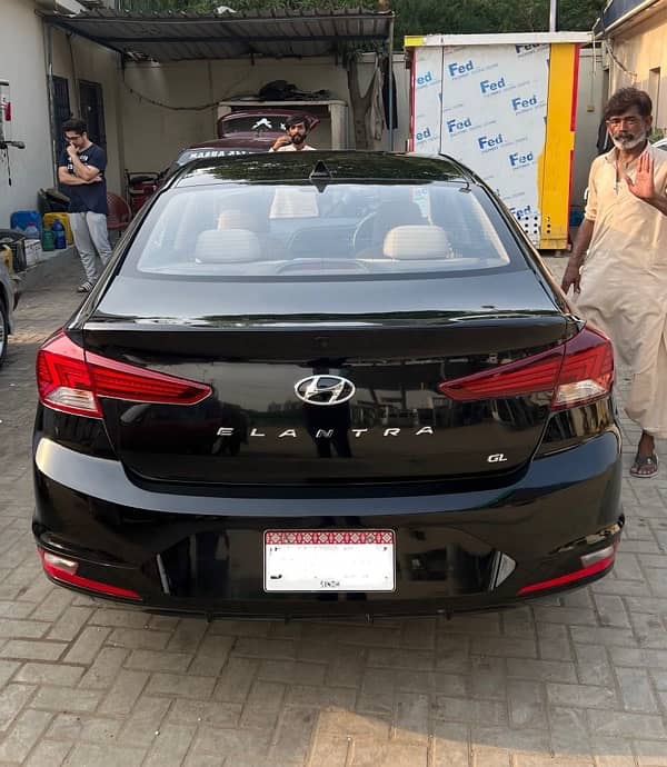 Hyundai Elantra 2022 6