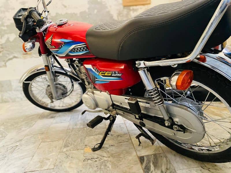 Honda CG125 2024 3