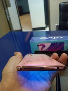 Vivo v15 8/256 0