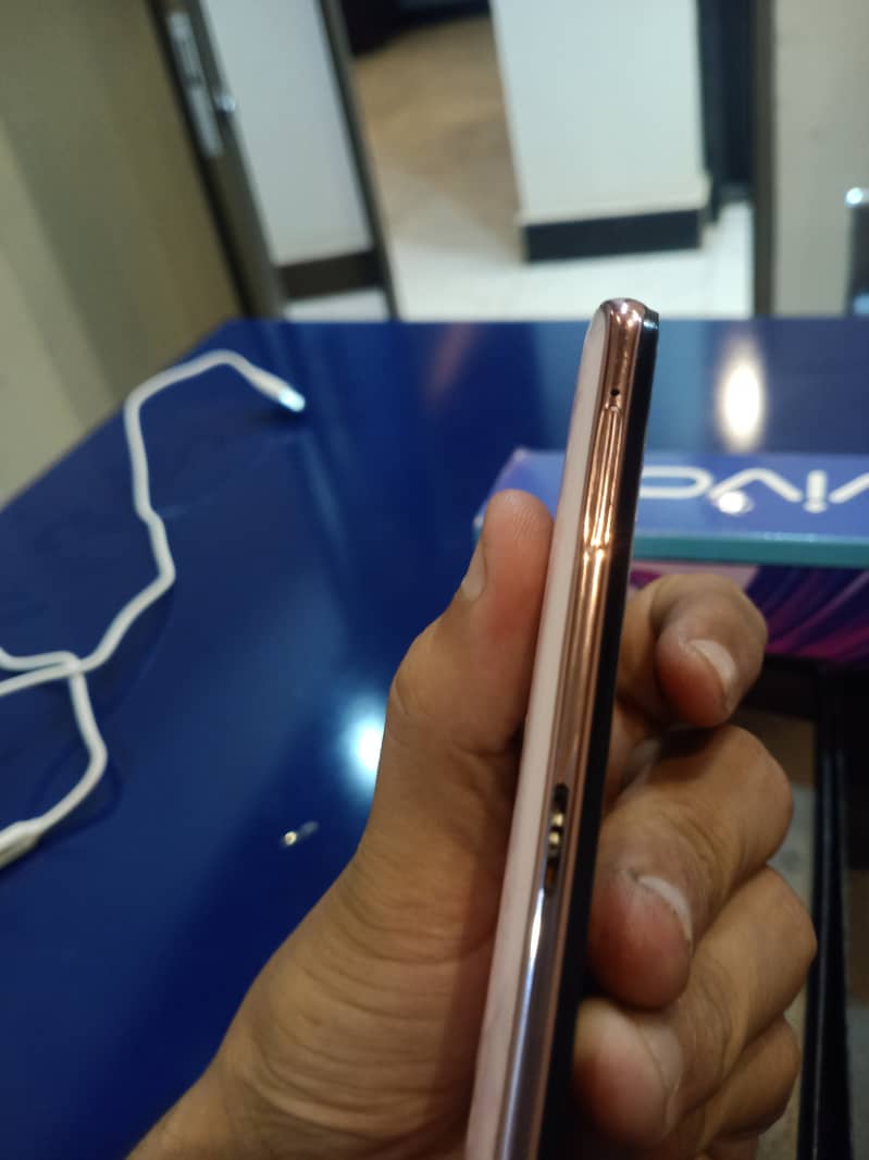 Vivo v15 8/256 2