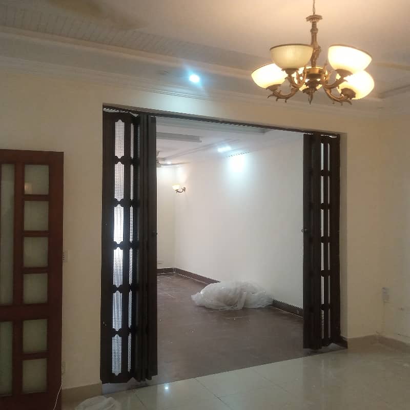 Sector A 10 Marla House For Rent With Gas Near To Main Market Park Is After One House 4