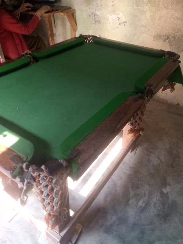 Mini Snooker Table 4x2.5 Feet 1