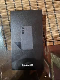 Samsung S24 black and white box pack