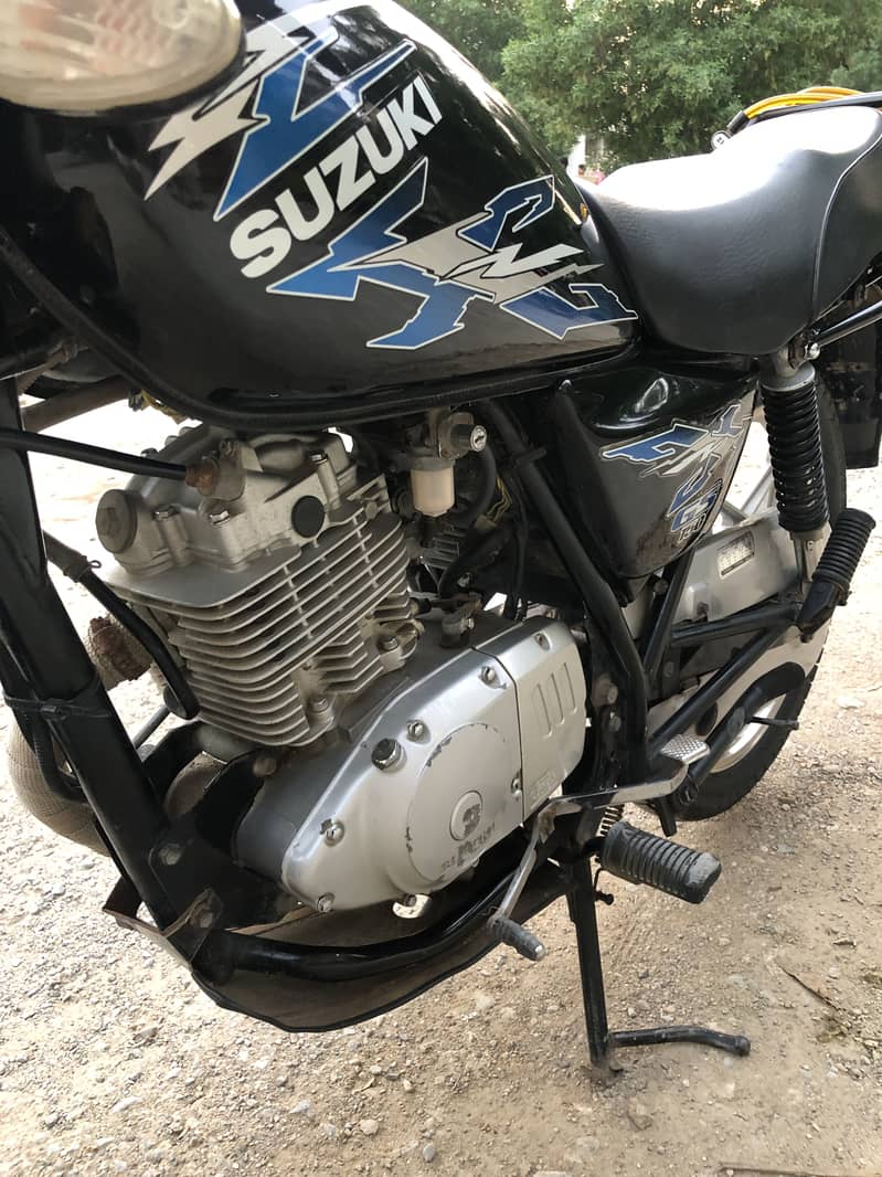 Suzuki GS 150 SE 2021 8