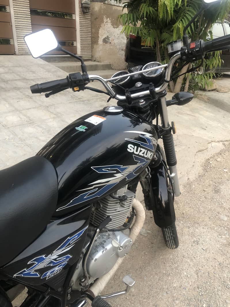 Suzuki GS 150 SE 2021 15