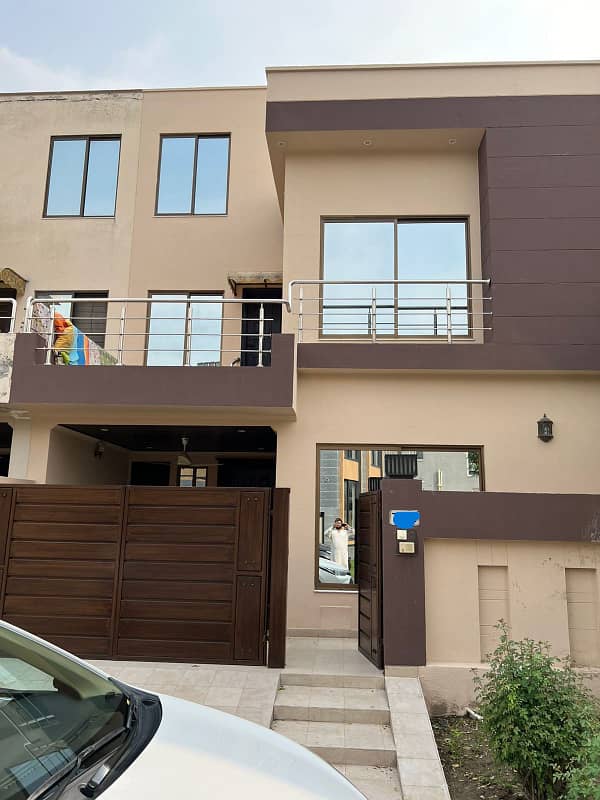 5 Marla Slightly Used & Well Maintained House for Sale in Bahria Town CC Block 0