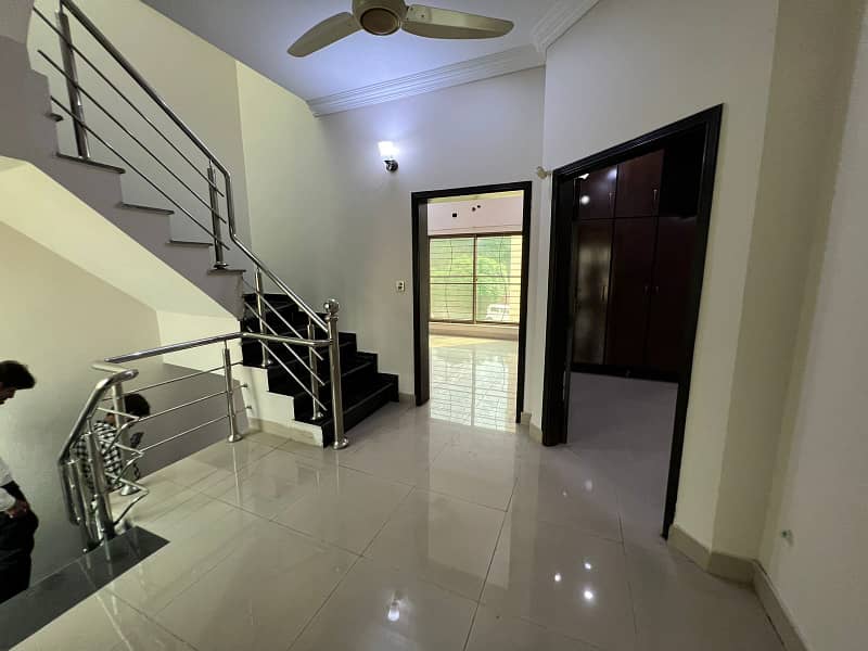 5 Marla Slightly Used & Well Maintained House for Sale in Bahria Town CC Block 7