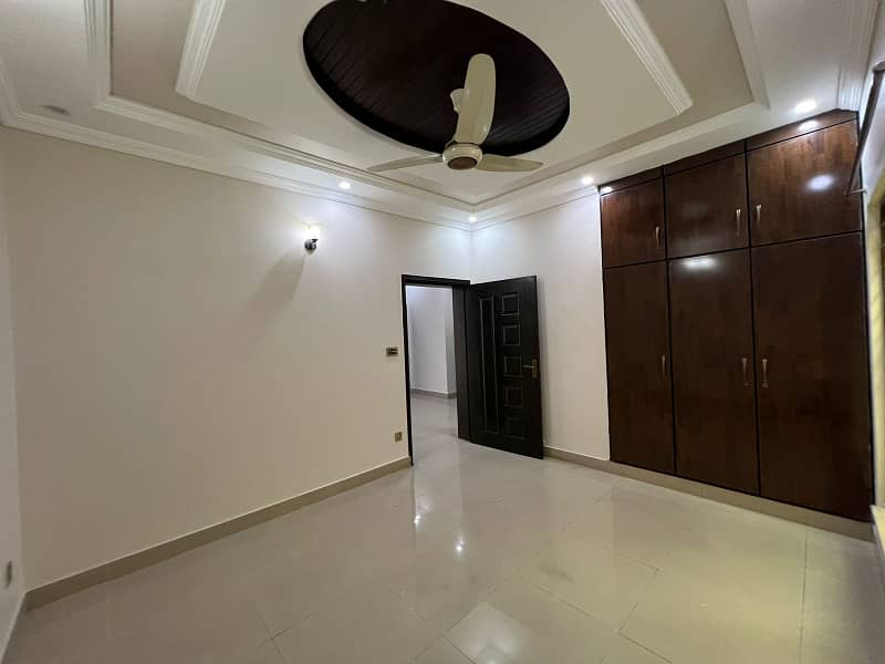 5 Marla Slightly Used & Well Maintained House for Sale in Bahria Town CC Block 20