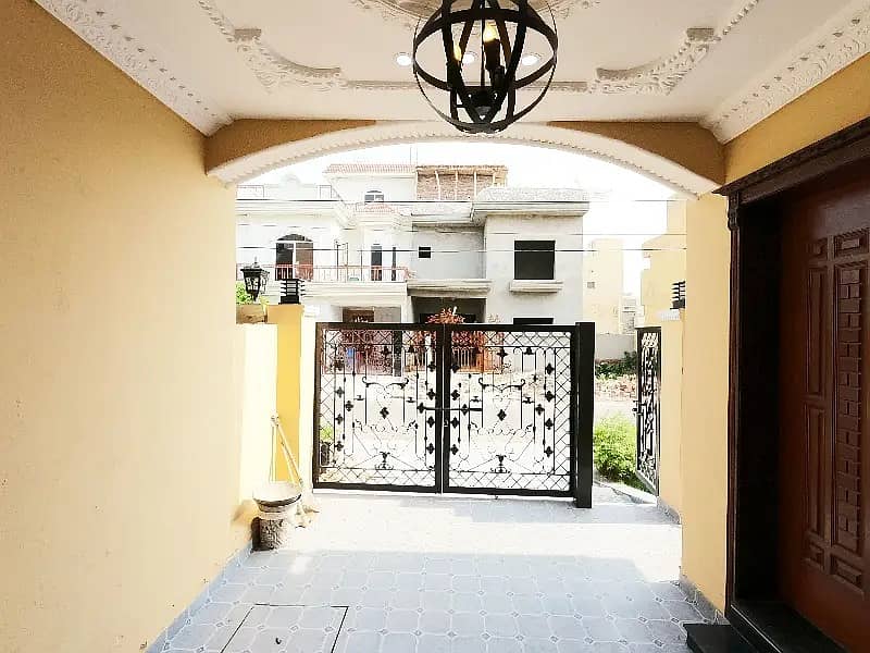 5 Marla Slightly Used & Well Maintained House for Sale in Bahria Town CC Block 22