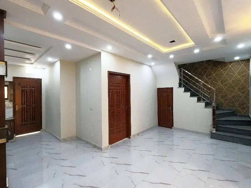 5 Marla Slightly Used & Well Maintained House for Sale in Bahria Town CC Block 38