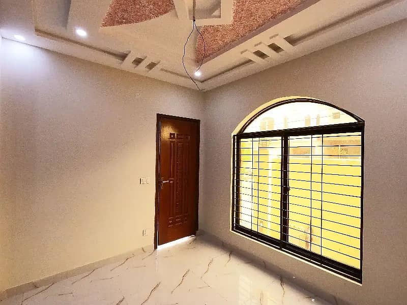 5 Marla Slightly Used & Well Maintained House for Sale in Bahria Town CC Block 39