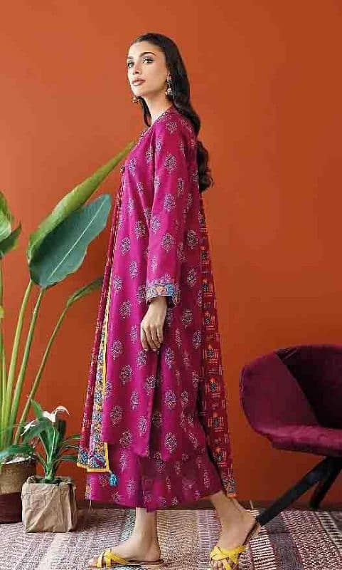 3 Pcs Women's Unstitched Khaddar Printed Suit 3