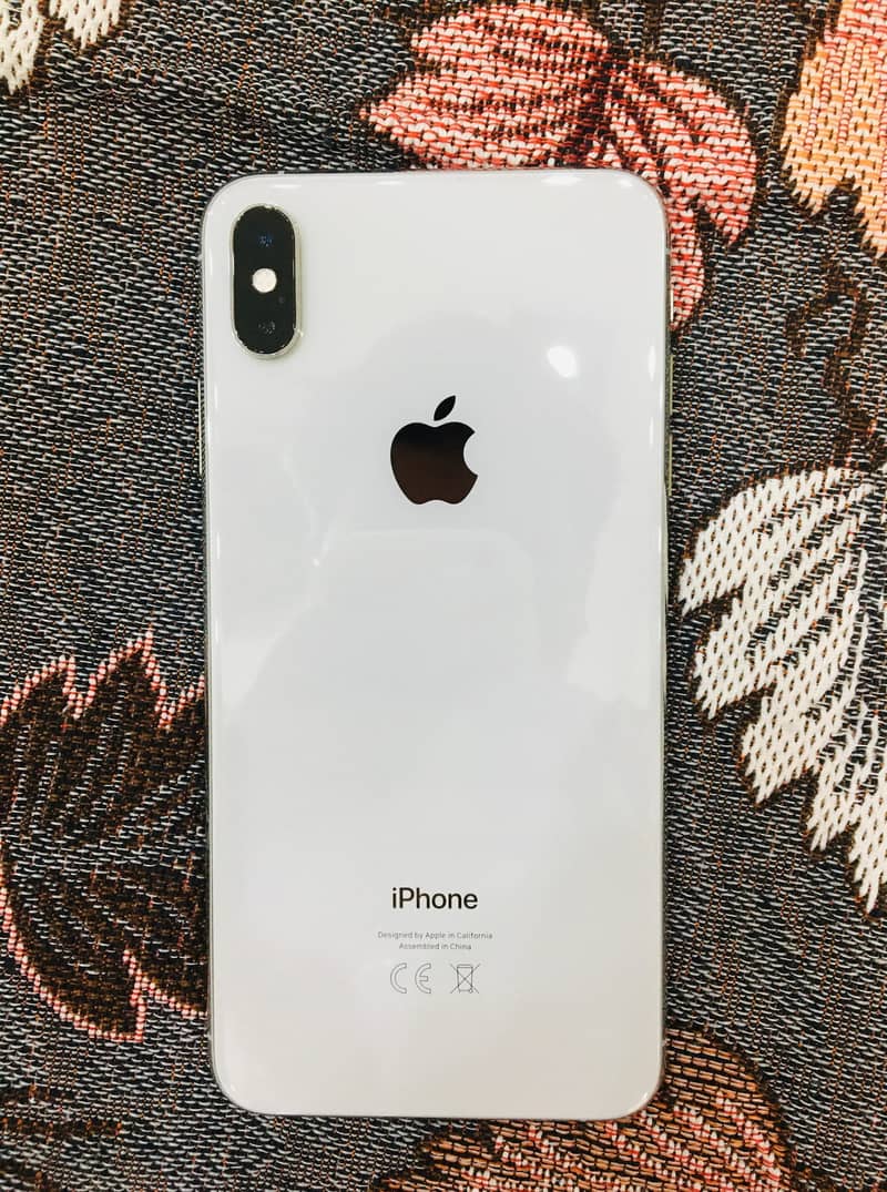 I phone xs max . 64gb open box 0