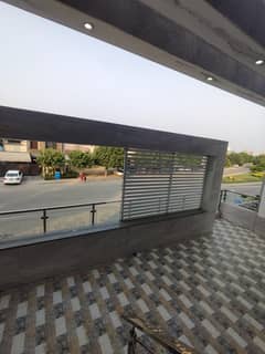 10 Marla living house for rent bahria orchard southern block