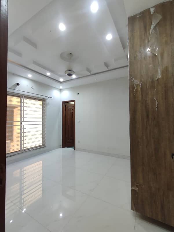 10 Marla living house for rent bahria orchard southern block 5