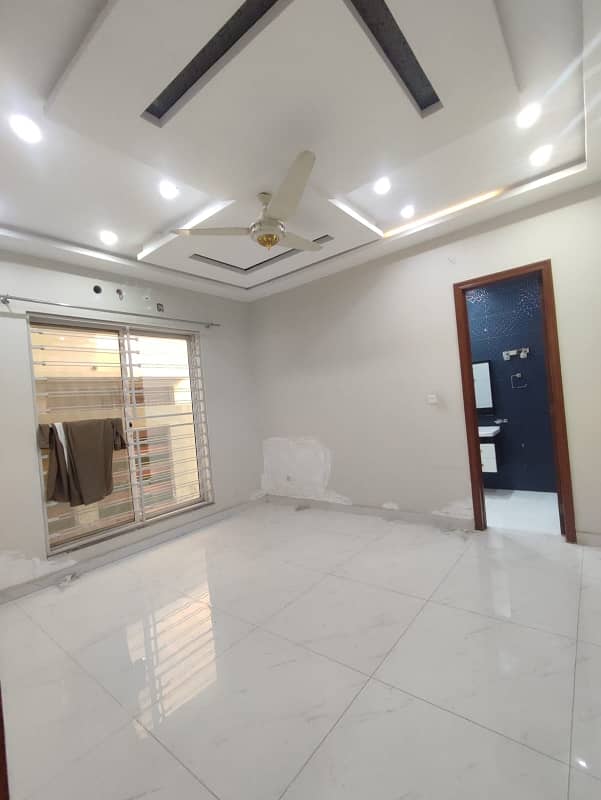 10 Marla living house for rent bahria orchard southern block 12