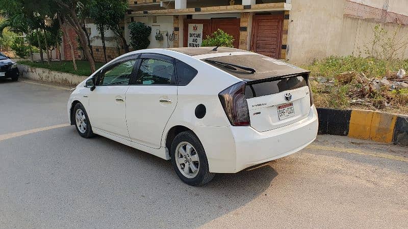 Toyota Prius 2013 5