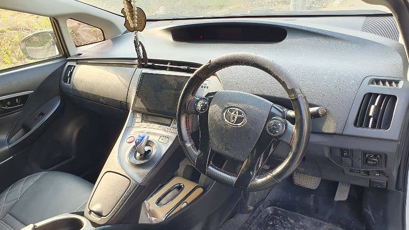 Toyota Prius 2013 10