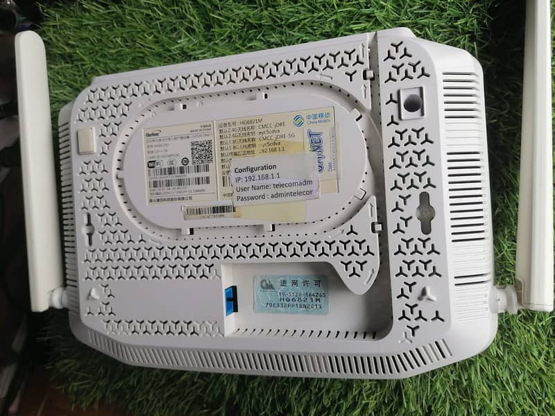 Fiberhome HG6812M xpon gpon epon fiber optic router 2G & 5G dual band 1