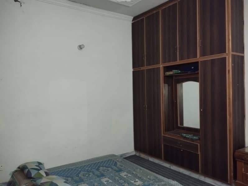 Portion for rent 7 Marla Ghauri Town 2