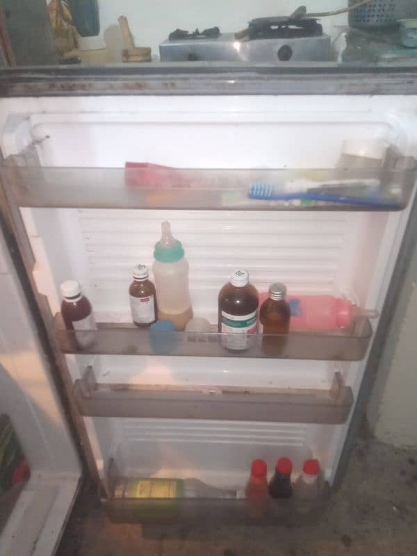 Dawlance fridge 9