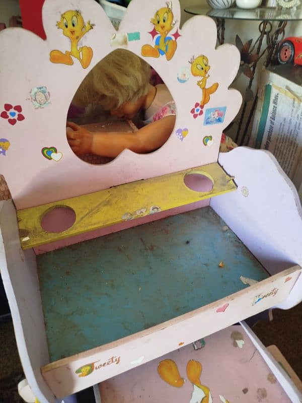 used kids specifically girls dressing table 2