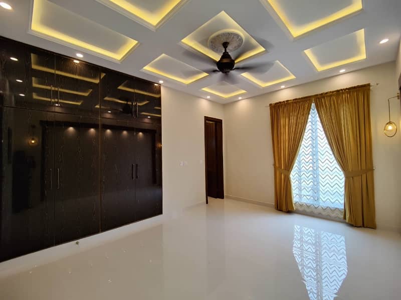 LOCK OPTION BRAND NEW PORTION FOR RENT 8