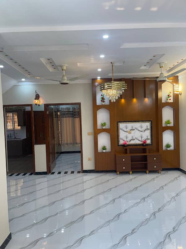 5 Marla Brand New House For Sale In BB Block Bahira Town Lahore 4