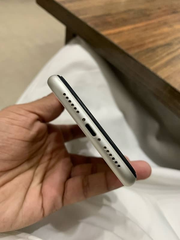 iphone 11 Non 128gb lush condition new contact onwhattsapp 03101462828 3