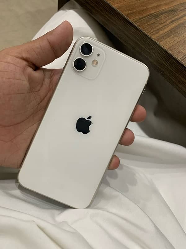 iphone 11 Non 128gb lush condition new contact onwhattsapp 03101462828 4