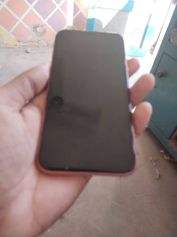 iphone Xr Good condition Display change 4