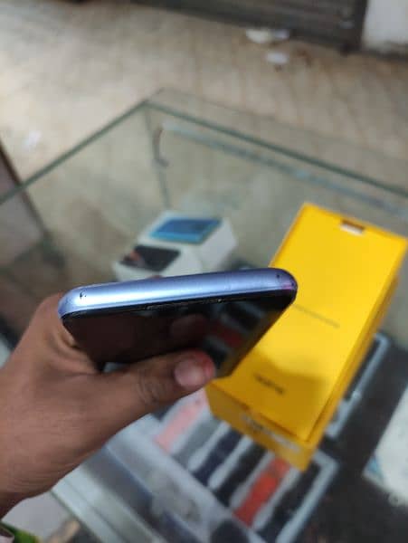 Realme c25 s 4