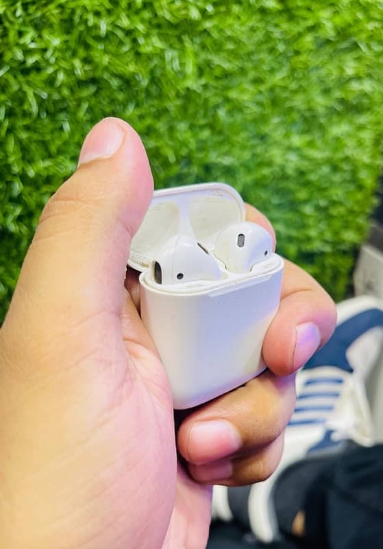 Airpods Secnd Generation 1