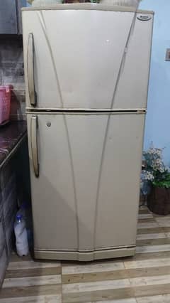 Full Size Refrigerator 18 cu ft for Sale in good condition 0