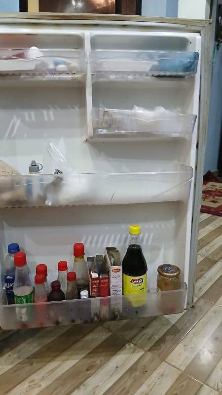 Full Size Refrigerator 18 cu ft for Sale in good condition 4