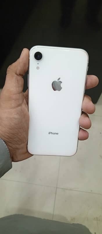 iPhone XR 0