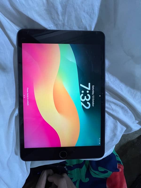 ipad mini 5 / 64 GB 1